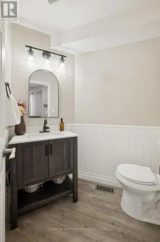 16 White Sands Court Kitchener ON N2E 3S4