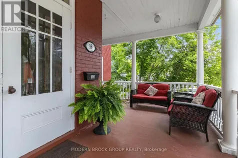 16 Beecher Street Brockville ON K6V 5L9