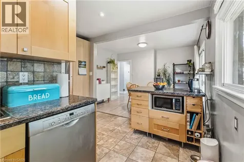 21 Sheridan Lane Hamilton ON L8S 2N3