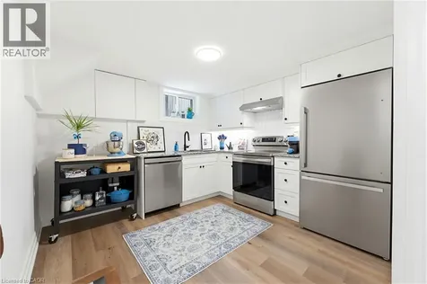 586 Woodland Avenue Burlington ON L7R 2S5