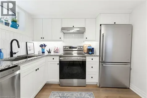 586 Woodland Avenue Burlington ON L7R 2S5