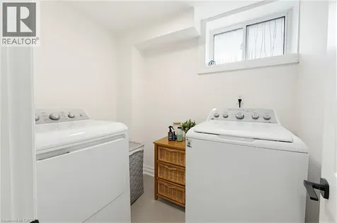 586 Woodland Avenue Burlington ON L7R 2S5