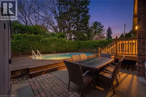 586 Woodland Avenue Burlington ON L7R 2S5