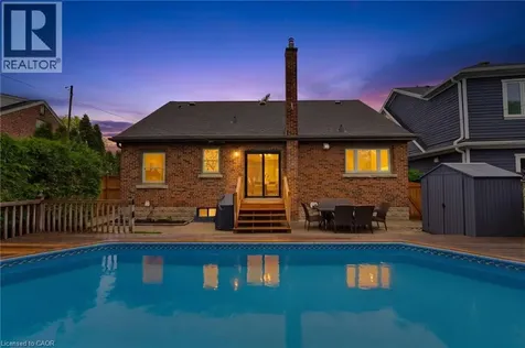 586 Woodland Avenue Burlington ON L7R 2S5