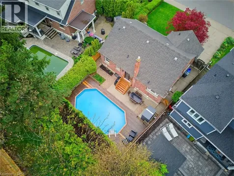 586 Woodland Avenue Burlington ON L7R 2S5