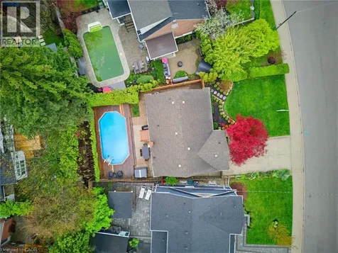 586 Woodland Avenue Burlington ON L7R 2S5