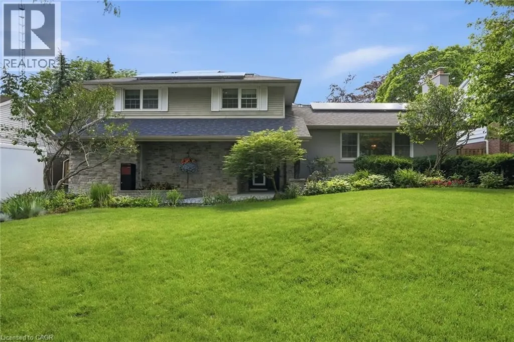 1321 Fairway Court Burlington ON L7P 1M5