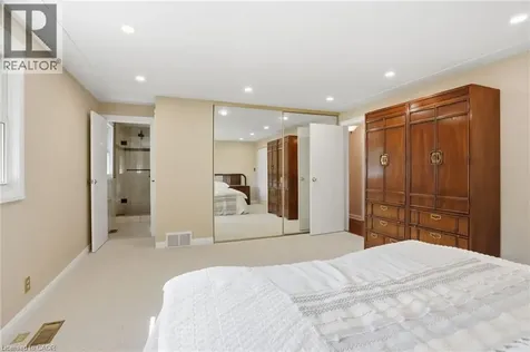 1321 Fairway Court Burlington ON L7P 1M5