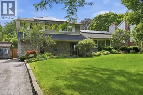 1321 Fairway Court Burlington ON L7P 1M5
