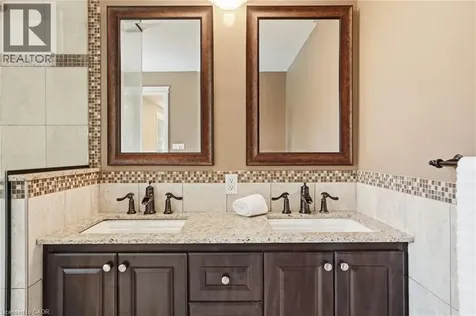 1321 Fairway Court Burlington ON L7P 1M5