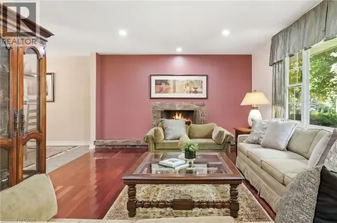 1321 Fairway Court Burlington ON L7P 1M5