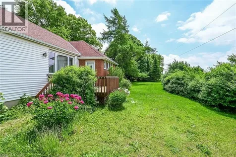 837 Smith Road Ancaster ON L9G 3L1