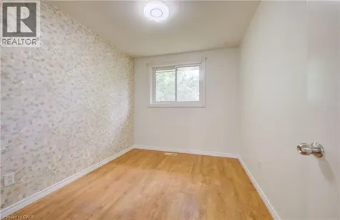 543 Glen Forrest Boulevard Waterloo ON N2L 4J3