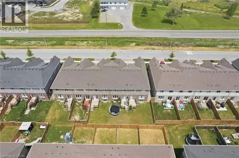 584 Julia Drive Welland ON L3C 0G8