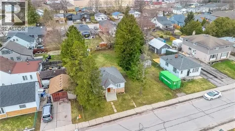 35 Eighth Avenue Brantford ON N3S 1C1