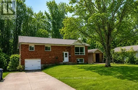 40 Rue Vanier Tiny ON L9M 0J2