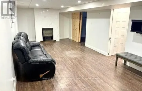 40 Rue Vanier Tiny ON L9M 0J2