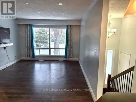 40 Rue Vanier Tiny ON L9M 0J2