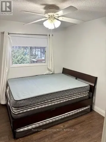 40 Rue Vanier Tiny ON L9M 0J2