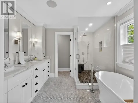 47 Park Avenue East Burlington (lasalle) ON L7T 1Y2
