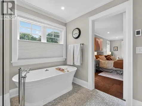 47 Park Avenue East Burlington (lasalle) ON L7T 1Y2