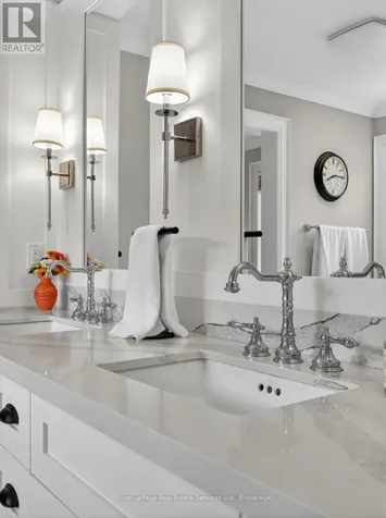 47 Park Avenue East Burlington (lasalle) ON L7T 1Y2
