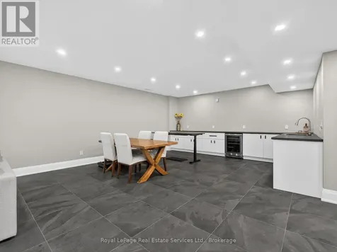 47 Park Avenue East Burlington (lasalle) ON L7T 1Y2