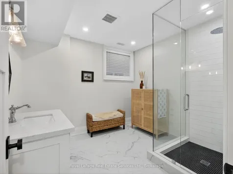 47 Park Avenue East Burlington (lasalle) ON L7T 1Y2