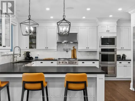 47 Park Avenue East Burlington (lasalle) ON L7T 1Y2