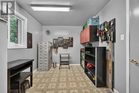 1064 Moffatt Drive Ottawa ON K4C 1B7