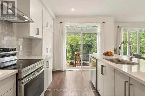 655 Persimmon Way Ottawa ON K1W 0T2