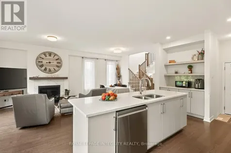 655 Persimmon Way Ottawa ON K1W 0T2