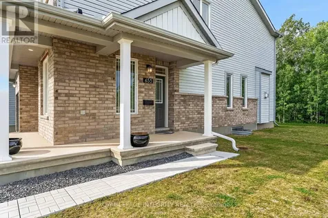 655 Persimmon Way Ottawa ON K1W 0T2
