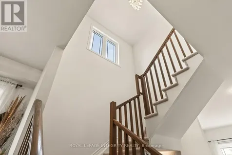 655 Persimmon Way Ottawa ON K1W 0T2
