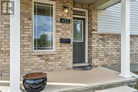 655 Persimmon Way Ottawa ON K1W 0T2