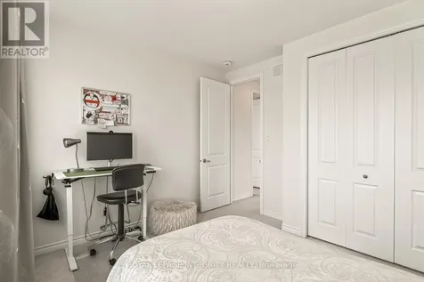 655 Persimmon Way Ottawa ON K1W 0T2