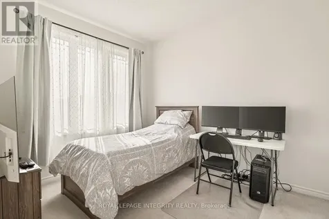 655 Persimmon Way Ottawa ON K1W 0T2