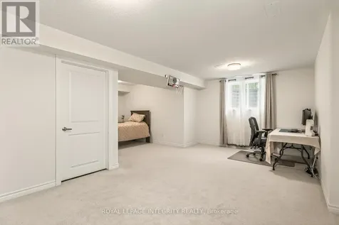 655 Persimmon Way Ottawa ON K1W 0T2