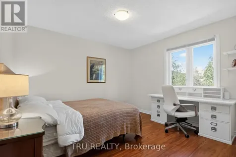 2769 Massicotte Lane Ottawa ON K1T 3H1