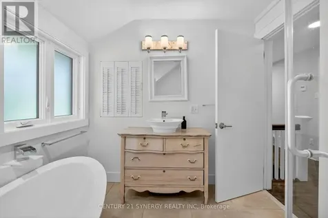 719 Island Park Drive Ottawa ON K1Y 0B8