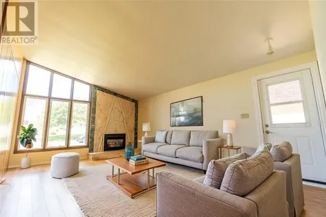376 Sandra Boulevard Sudbury ON P3C 3K9