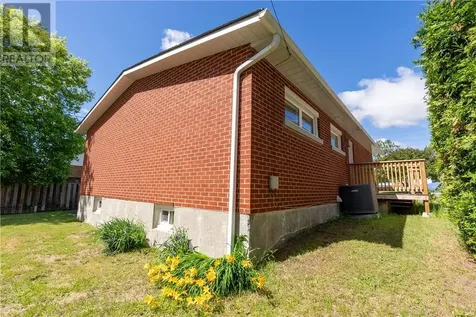 376 Sandra Boulevard Sudbury ON P3C 3K9