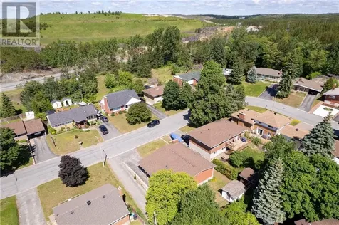 376 Sandra Boulevard Sudbury ON P3C 3K9