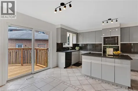 8 Charlton Place Cambridge ON N3C 3Y5