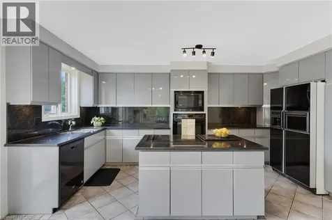 8 Charlton Place Cambridge ON N3C 3Y5