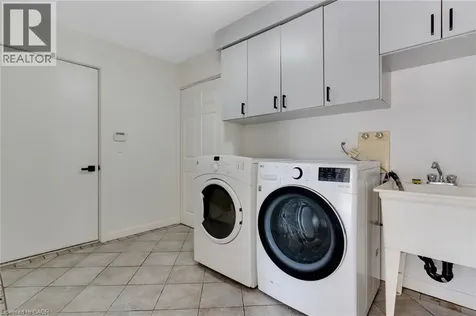 8 Charlton Place Cambridge ON N3C 3Y5