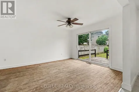 832 Rex Avenue Ottawa ON K2A 2P5