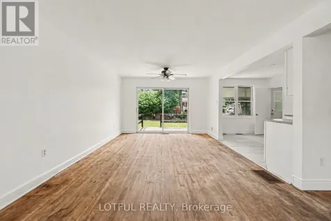832 Rex Avenue Ottawa ON K2A 2P5