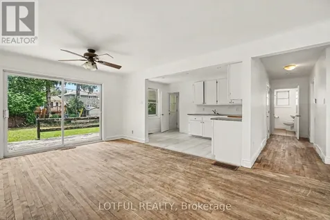 832 Rex Avenue Ottawa ON K2A 2P5