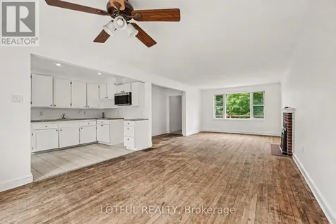 832 Rex Avenue Ottawa ON K2A 2P5